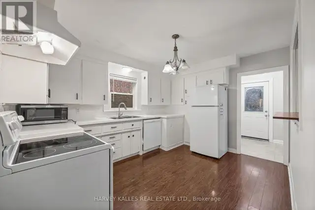 MAIN - 128 BOGERT AVENUE Toronto (Lansing-Westgate), Ontario in Long Term Rentals in City of Toronto - Image 8