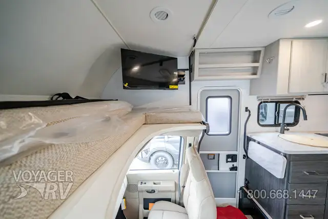 2027 Winnebago Sunflyer 22RS in Travel Trailers & Campers in Kelowna - Image 41