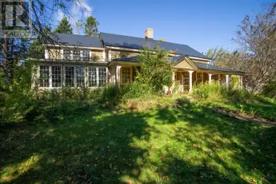 Unique property in the beautiful Annapolis Valley, just a stone's throw from the historic Port Royal...
