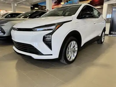 This Chevrolet Bolt boasts a Electric engine powering this Automatic transmission. SUMMIT WHITE, LT...