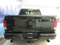 RAM 1500 CLASSIC 2022 SLT V8 5.7 LITRES HEMI CREW-CAB BOITE 5,7" 4X4 TOUT ÉQUIPÉ / CAMÉRA DE RECUL /... (image 4)