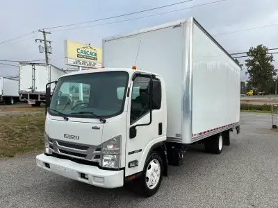 2020 Isuzu NRR - 20' box, 8' inside height - 2500lb aluminum tailgate - 19,500 GVW - new front tires...