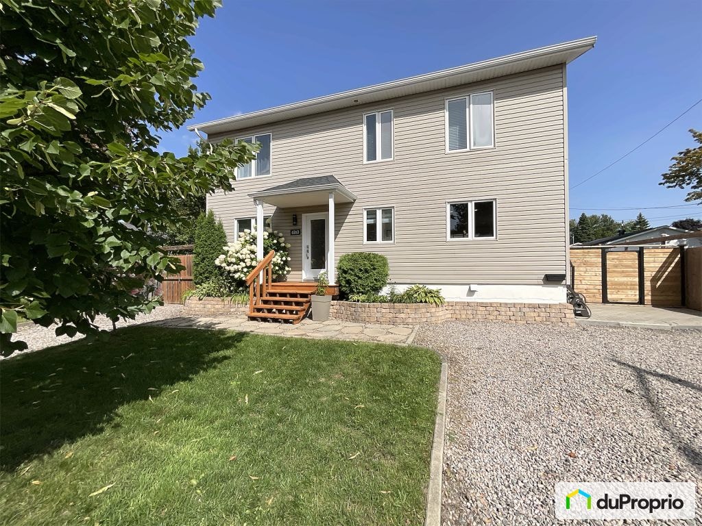 $715,000 - 2 Storey for sale in Charlesbourg — photo 1