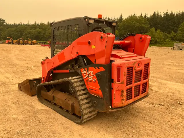 2018 KUBOTA SVL75-2 Skidsteer GONE TO 6&6 AUCTION in Heavy Equipment in Barrie - Image 8