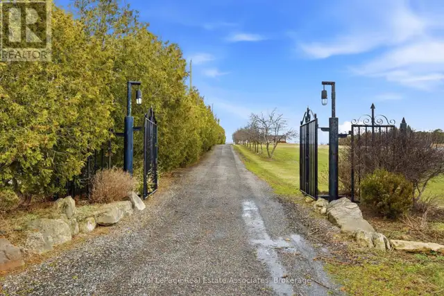 1137 RIDGE ROAD Hamilton, Ontario in Land for Sale in Hamilton - Image 3