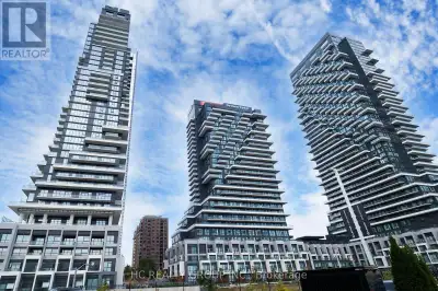 215 - 30 INN ON THE PARK DRIVE Toronto (Banbury-Don Mills), Onta