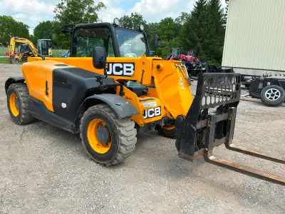 2019 JCB 505-20 Telescopic Handler, Cab, heat, A/C, 5500 LB capacity, 20' lift Height, 3 Steering mo...