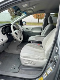 2011 TOYOTA SIENNA LE 3.5L V6 AWD - 7 PASSAGERS —- FINANCEMENT MAISON DISPONIBLE AVEC ACOMPTE DE 4,8... (image 8)