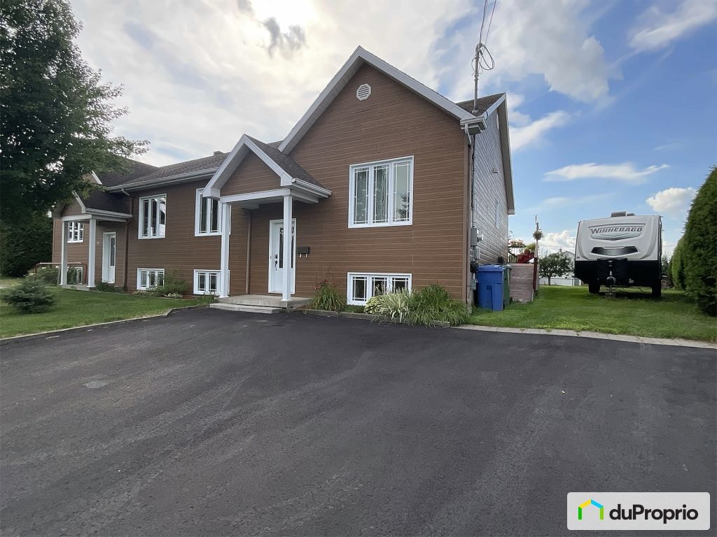 $379,900 - Semi-detached for sale in Scott — photo 1