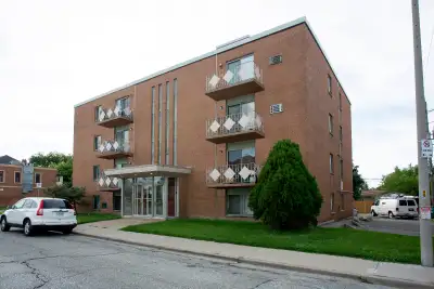 Available immediately. Call 226-778-0014 or email us (rentals@agileonline.ca) about showing. Spectac...