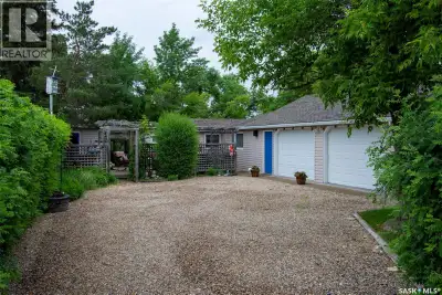 Looking for a 4 Season Cabin with an oversized double garage for vehicles and toys at Regina Beach?...