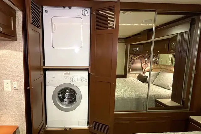 2007 Newmar Dutch Star 4023 – Pre-Owned Class A Motorhome.  in RVs & Motorhomes in Red Deer - Image 41