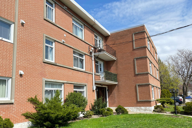 4 1/2, 155-165 Lemoyne est, Longueuil, dans Locations longue durée  à Longueuil/Rive Sud