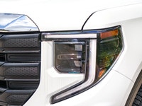 Powerful Gas V8 5.3L engine - 4x4 drive for all-weather capability - Wi-Fi hotspot for on-the-go con... (image 6)