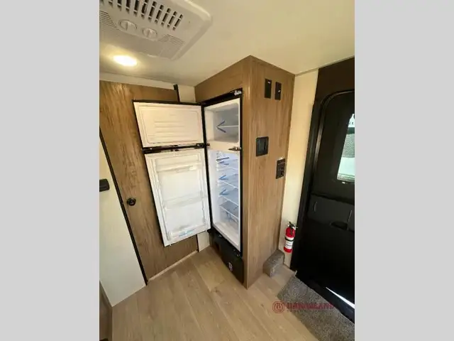 2025 Forest River RV Cherokee Wolf Pup 16CM in Travel Trailers & Campers in Calgary - Image 10
