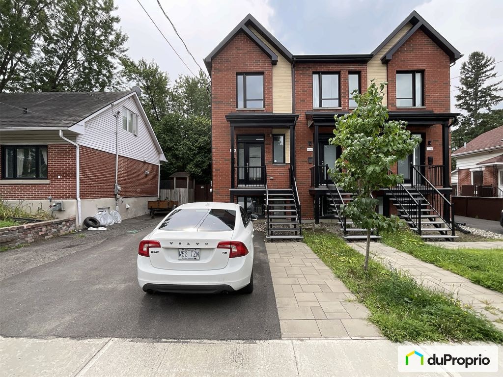 $699,000 - Townhouse for sale in Longueuil (Vieux-Longueuil) — photo 1