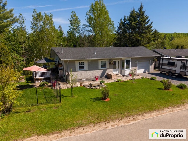 $375,000 - Bungalow for sale in Ste-Catherine-de-la-JC — photo 1