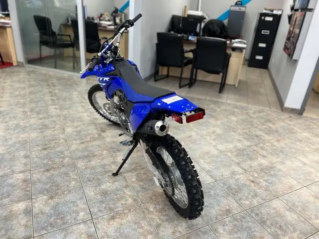 2025 YAMAHA TT-R 125 in Dirt Bikes & Motocross in Saguenay - Image 5