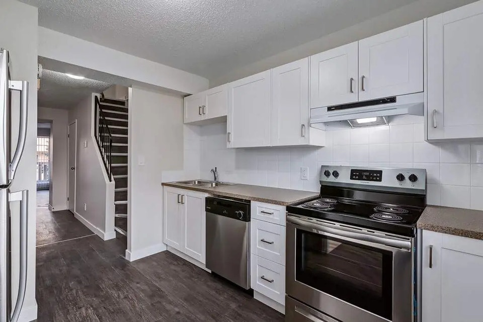 Two-bedroom and three-bedroom townhouses 5