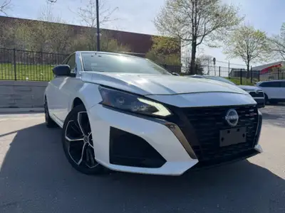CLEAN CARFAX • 2023 NISSAN ALTIMA SR AWD • $23,899 + HST • 78,000 KM Vero Auto Advantage: Fully Safe...