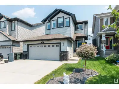 BEAUTY IN SUMMERWOOD!!! This fabulous 2 storey home is built by Pacesetter & offers many attractive...