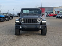 The New 2025 Jeep Gladiator Sport S combines legendary capability with everyday comfort, finished in... (image 9)