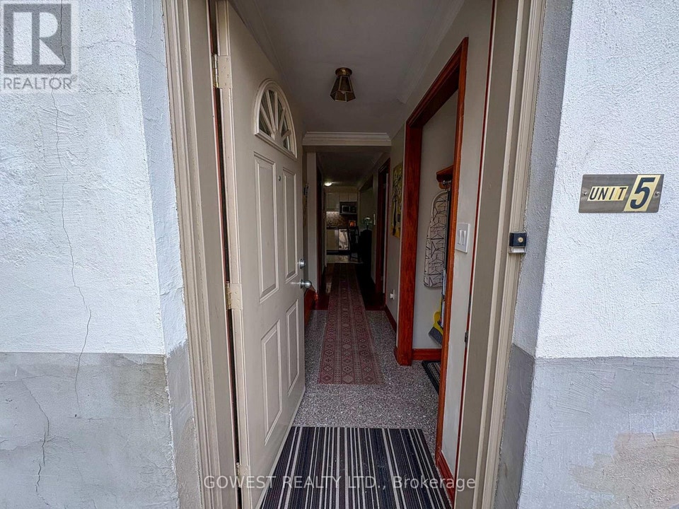5 - 20 GLEN GORDON ROAD Toronto (High Park North), Ontario 2