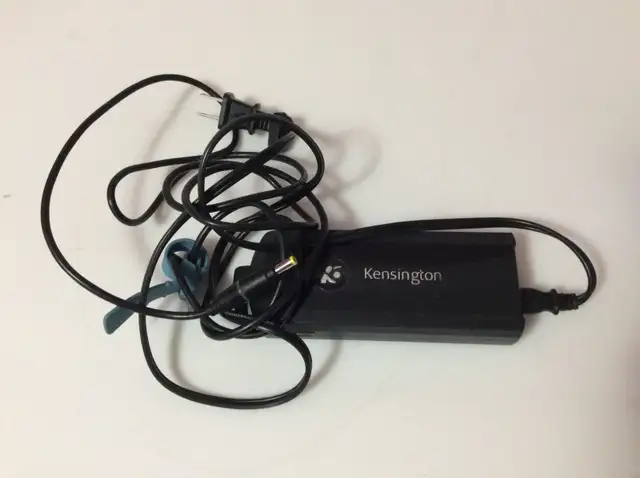 Kensington 90W Universal AC/DC Power Adapter with USB (Main Uni in Cables & Connectors in Mississauga / Peel Region - Image 4