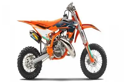 Engine Type: Single-Cylinder Displacement: 3 cu. in. (49.9 cc) Bore and Stroke: Bore: 1.56 in. (39.5...