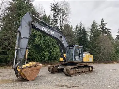 Hours: 7696 | Location: Terrace, BC, CA | Arms: Long Arm; Attachments: Aux Hydraulics; Attachments:...