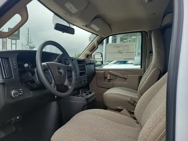 2025 Chevrolet Express 2500 Work Van in Cars & Trucks in Markham / York Region - Image 13