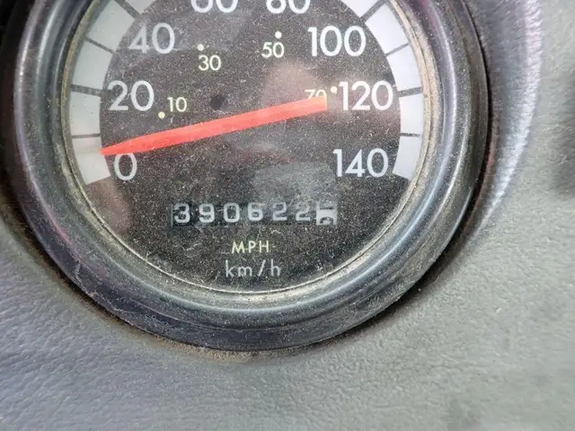 2001 Mack RB688S in Heavy Trucks in Longueuil / South Shore - Image 13