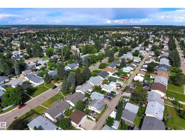 6 BEVERLY AV Spruce Grove, Alberta | Houses for Sale | St. Albert ...