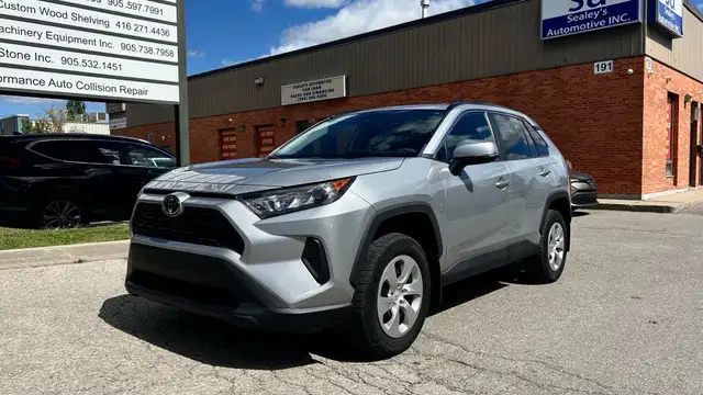 2021 Toyota RAV4 LE -NO ACCIDENT-LOW MILEAGE-BLIND SPOT MONITOR- in Cars & Trucks in Markham / York Region - Image 2
