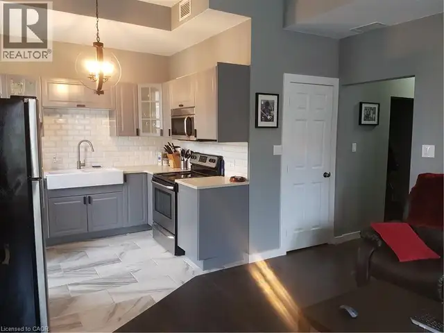 114 CHURCH Street Waterloo, Ontario in Houses for Sale in Kitchener / Waterloo - Image 15