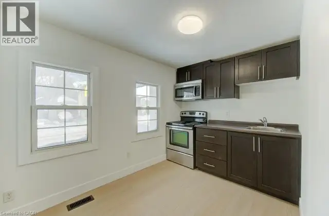 190 LANCASTER Street E Kitchener, Ontario in Houses for Sale in Kitchener / Waterloo - Image 18