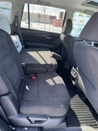 2017 Honda Pilot AWD | No Reported Accidents | 207,541 KM | Set of Tires Heated Seats, Lane Assist,... (image 7)