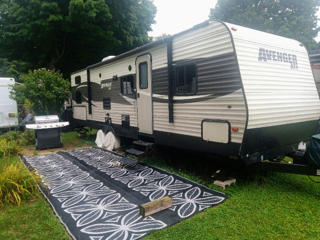 FOREST RIVER PRIME TIME TRAVEL TRAILER in Travel Trailers & Campers in St. Catharines