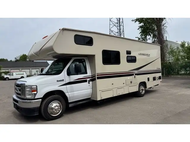 2023 Leprechaun 230CB in RVs & Motorhomes in Laval / North Shore - Image 4