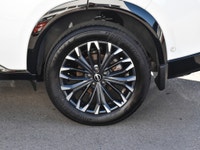 Low Mileage, HUD, Bose Premium Audio, Leather Seats, Navigation, 360 Camera! Thrilling power when yo... (image 6)