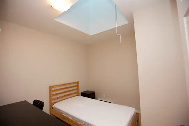 UW Architecture Cambridge | 6-Min Walk to Campus in Room Rentals & Roommates in Cambridge - Image 3