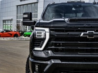 Duramax Z71 | Power Sunroof | Leather Heated Bucket Seats | 5th Wheel Prep | 20 Black Alloys | Accid... (image 4)