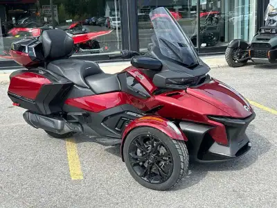 Lapointe Sports Inc CAN-AM Spyder RT Limited SE6 2025 Vivez une expérience luxueuse inégalée. Le Spy...