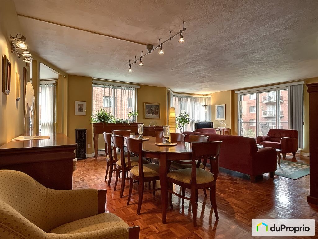 $924,500 - Condominium in Ville-Marie (downtown, old Mtl) — photo 1