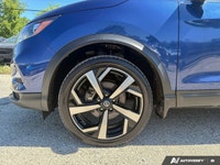 | Heated Front Seats | Heated Steering Wheel | Power Moonroof | NissanConnect Featuring Apple CarPla... (image 8)