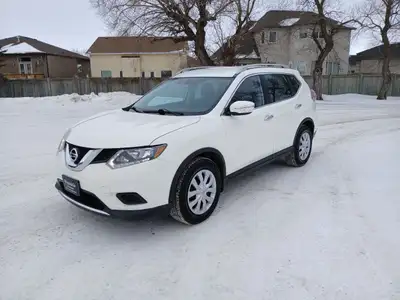 Looking for a reliable SUV? This low mileage 2014 Nissan Rogue S has just 127,000 kilometres! It com...