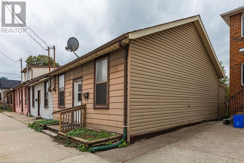 227 WELLINGTON Street N Hamilton, Ontario Houses for Sale Hamilton