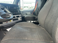 Ryder Stock ID: 876186 Transmission Type/Speed: AUTO 12 Engine: DIESEL DD15 GHG'17 505/1625 Horse Po... (image 8)