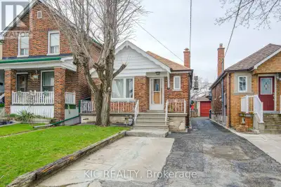 Detached Bungalow, well maintained in the heart of Briar Hill. Open concept Main Floor W/upgraded Ki...