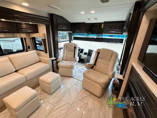 2024 Entegra Coach Anthem 44D 450 h.p. / 1250 ft-Lbs of Torque in RVs & Motorhomes in Moncton - Image 16